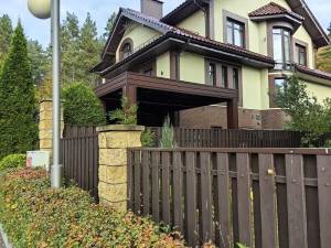 Навес с плоской крышей для 2 автомобилей